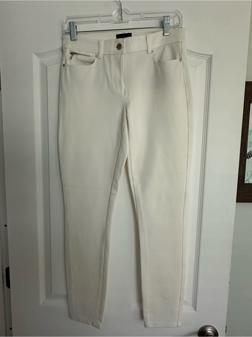White House Black Market NWOT “The Skinny” Cream Ankle Pants!